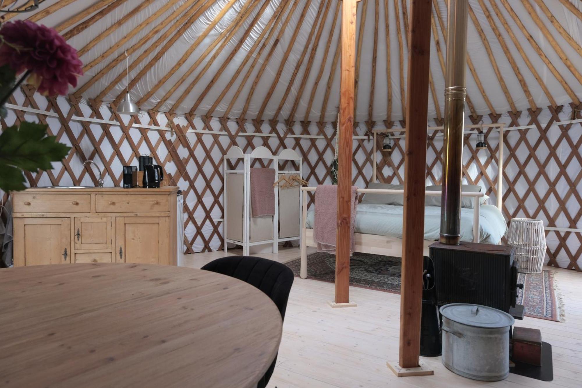 VeenwoudsterwalYurt Klyndobbe住宿加早餐旅馆 外观 照片